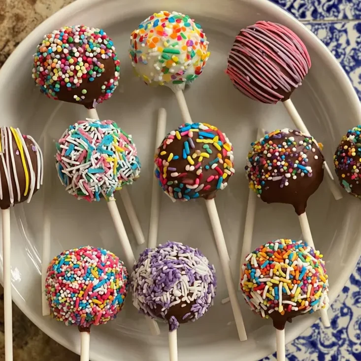 Cute pastel cake pops on sticks
